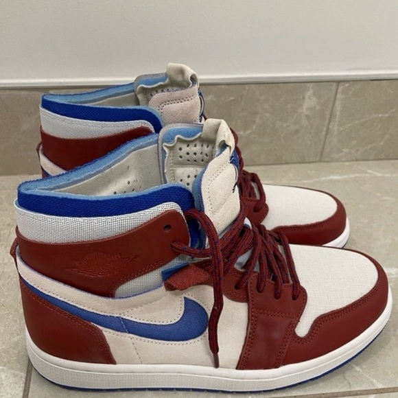 Women’s Jordan 1 High Zoom Air CMFT Team Red Sneakers - Picture 5 of 7